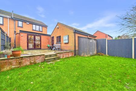 3 bedroom Semi-detached house for sale in Simpson Close, Barrow-upon-Humber, North Lincolnshire, DN19
