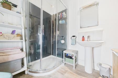 4 bedroom Detached house for sale in Church Street, Goxhill, North Lincolnshire, DN19