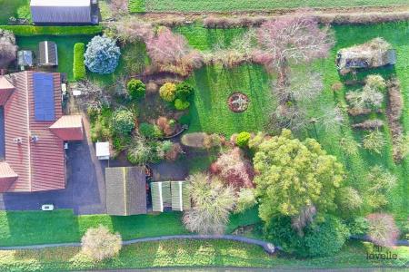 4 bedroom Detached bungalow for sale in Carr Road, Ulceby, North Lincolnshire, DN39