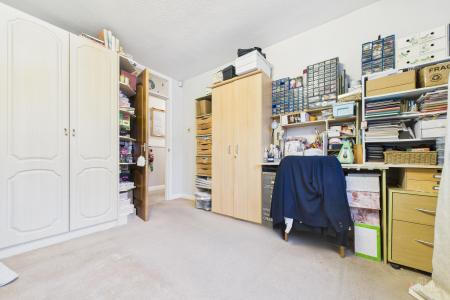 4 bedroom Detached bungalow for sale in Carr Road, Ulceby, North Lincolnshire, DN39