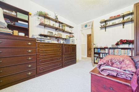 4 bedroom Detached bungalow for sale in Carr Road, Ulceby, North Lincolnshire, DN39