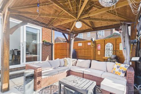 3 bedroom Link detached house for sale in Manilla Lane, Barton-upon-Humber, North Lincolnshire, DN18