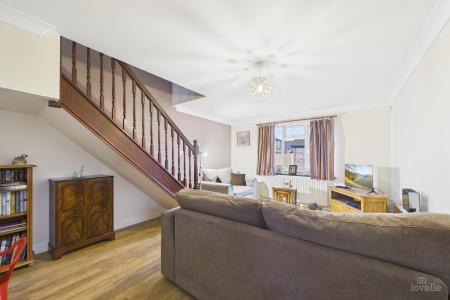 2 bedroom Semi-detached house for sale in Hawthorne Close, Winterton, North Lincolnshire, DN15