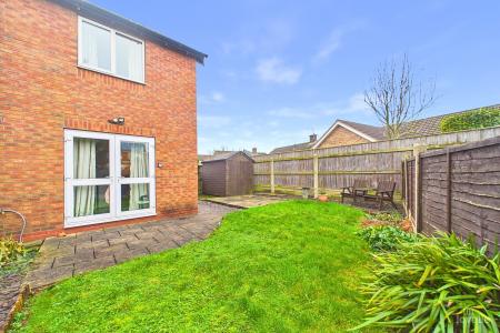 2 bedroom Semi-detached house for sale in Hawthorne Close, Winterton, North Lincolnshire, DN15