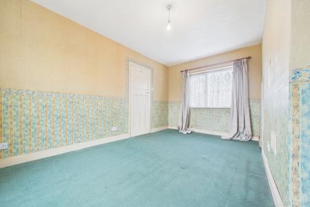 3 bedroom Semi-detached house for sale in Barrow Road, New Holland, North Lincolnshire, DN19