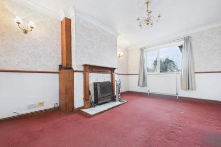 3 bedroom Semi-detached house for sale in Barrow Road, New Holland, North Lincolnshire, DN19