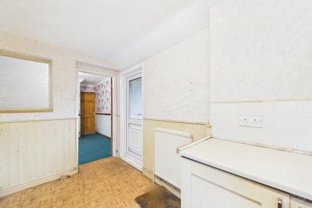 3 bedroom Semi-detached house for sale in Barrow Road, New Holland, North Lincolnshire, DN19