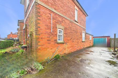 3 bedroom Semi-detached house for sale in Barrow Road, New Holland, North Lincolnshire, DN19
