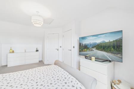 3 bedroom Semi-detached house for sale in Canberra View, Barton-upon-Humber, North Lincolnshire, DN18