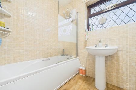3 bedroom Semi-detached house for sale in Walker Drive, Winterton, North Lincolnshire, DN15