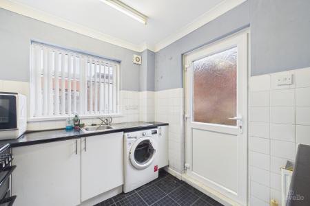 3 bedroom Semi-detached house for sale in Overton Court, Barton-upon-Humber, North Lincolnshire, DN18