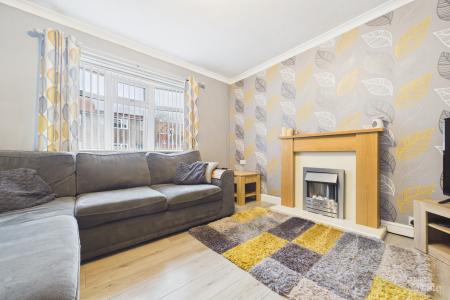 3 bedroom Semi-detached house for sale in Overton Court, Barton-upon-Humber, North Lincolnshire, DN18