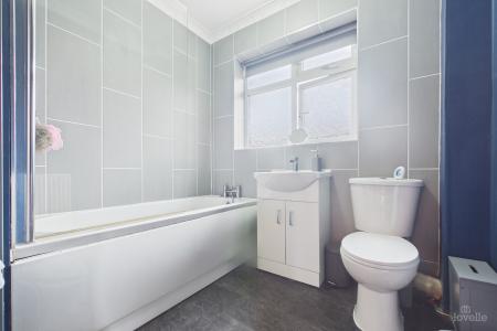 3 bedroom Semi-detached house for sale in Overton Court, Barton-upon-Humber, North Lincolnshire, DN18