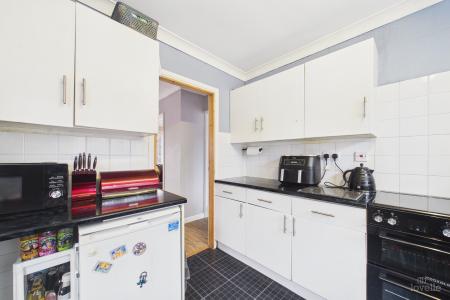 3 bedroom Semi-detached house for sale in Overton Court, Barton-upon-Humber, North Lincolnshire, DN18