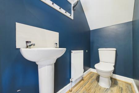 3 bedroom Semi-detached house for sale in Canberra View, Barton-upon-Humber, North Lincolnshire, DN18