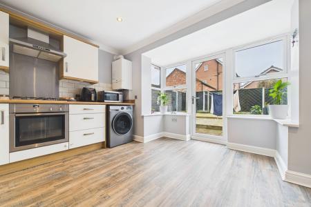 3 bedroom Semi-detached house for sale in Canberra View, Barton-upon-Humber, North Lincolnshire, DN18