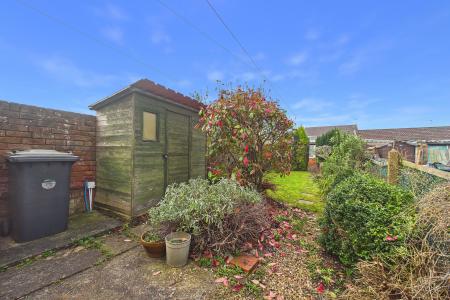 3 bedroom End of terrace house for sale in Castledyke West, Barton-upon-Humber, North Lincolnshire, DN18