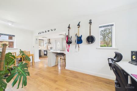 3 bedroom Semi-detached house for sale in Thorn Lane, Goxhill, North Lincolnshire, DN19