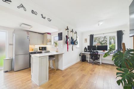 3 bedroom Semi-detached house for sale in Thorn Lane, Goxhill, North Lincolnshire, DN19