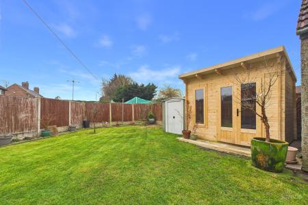 3 bedroom Semi-detached house for sale in Abbeygarth Villas Thorn Lane, Goxhill, North Lincolnshire, DN19