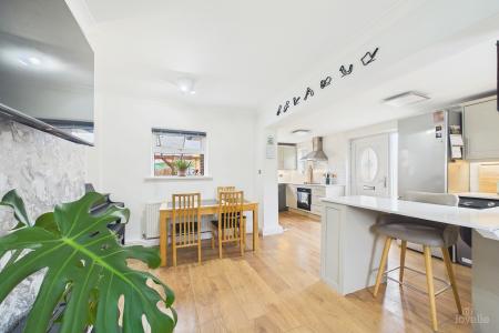 3 bedroom Semi-detached house for sale in Thorn Lane, Goxhill, North Lincolnshire, DN19