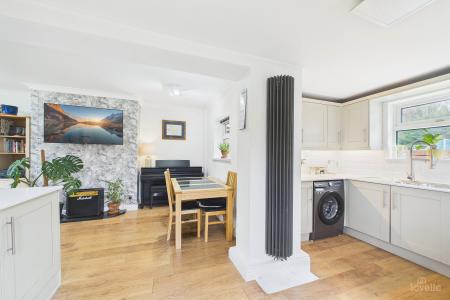 3 bedroom Semi-detached house for sale in Thorn Lane, Goxhill, North Lincolnshire, DN19