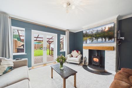 3 bedroom Semi-detached house for sale in Thorn Lane, Goxhill, North Lincolnshire, DN19