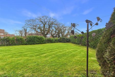 3 bedroom Semi-detached house for sale in Abbeygarth Villas Thorn Lane, Goxhill, North Lincolnshire, DN19