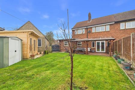 3 bedroom Semi-detached house for sale in Abbeygarth Villas Thorn Lane, Goxhill, North Lincolnshire, DN19