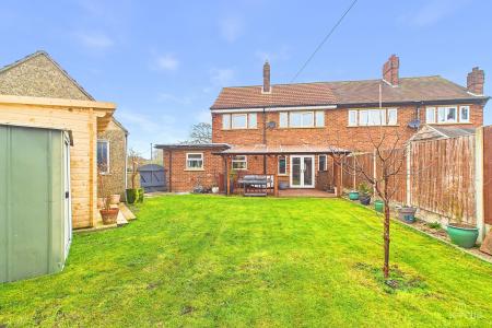 3 bedroom Semi-detached house for sale in Thorn Lane, Goxhill, North Lincolnshire, DN19