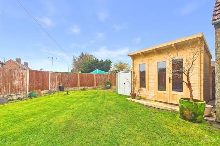 3 bedroom Semi-detached house for sale in Thorn Lane, Goxhill, North Lincolnshire, DN19