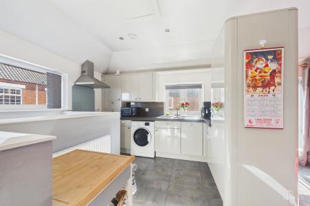 1 bedroom End of terrace house for sale in Anchor Village, Pasture Road, Barton-upon-Humber, North Lincolnshire, DN18