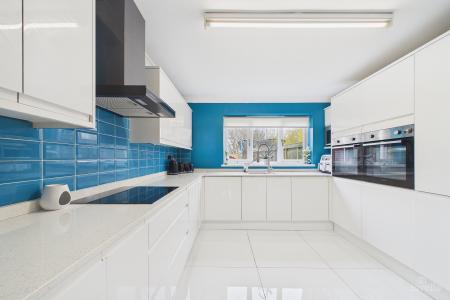 4 bedroom Detached house for sale in Evergreen Close, Goxhill, North Lincolnshire, DN19