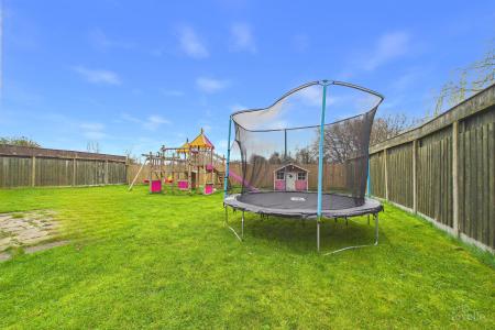 4 bedroom Detached house for sale in Evergreen Close, Goxhill, North Lincolnshire, DN19