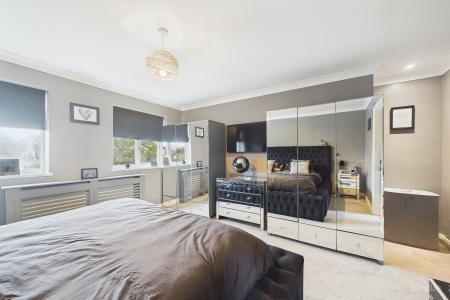 4 bedroom Detached house for sale in Evergreen Close, Goxhill, North Lincolnshire, DN19