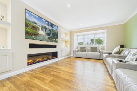 4 bedroom Detached house for sale in Evergreen Close, Goxhill, North Lincolnshire, DN19