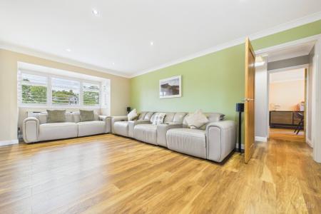 4 bedroom Detached house for sale in Evergreen Close, Goxhill, North Lincolnshire, DN19