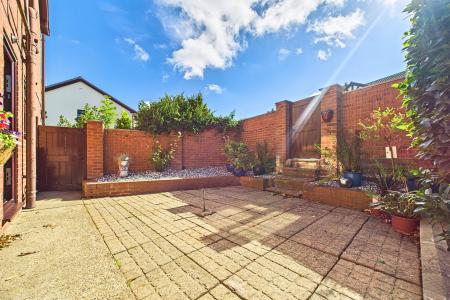 4 bedroom Detached house for sale in Wolsey Drive, Barrow-upon-Humber, North Lincolnshire, DN19