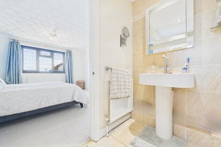 4 bedroom Detached house for sale in Wolsey Drive, Barrow-upon-Humber, North Lincolnshire, DN19