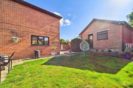 4 bedroom Detached house for sale in Wolsey Drive, Barrow-upon-Humber, North Lincolnshire, DN19