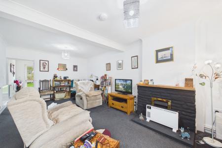 2 bedroom Semi-detached house for sale in Low Street, South Ferriby, North Lincolnshire, DN18