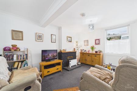 2 bedroom Semi-detached house for sale in Low Street, South Ferriby, North Lincolnshire, DN18