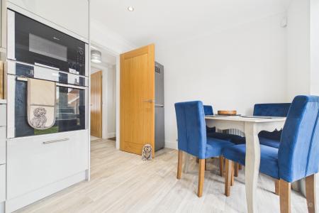 2 bedroom Semi-detached house for sale in Bayleaf Lane, Barton-upon-Humber, North Lincolnshire, DN18