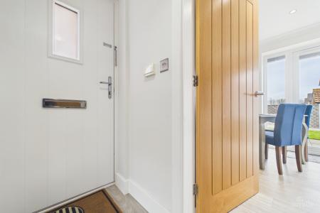 2 bedroom Semi-detached house for sale in Bayleaf Lane, Barton-upon-Humber, North Lincolnshire, DN18