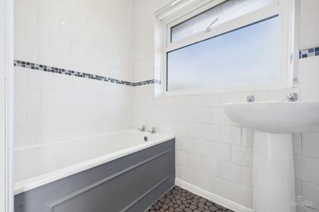 3 bedroom Semi-detached house for sale in Tofts Road, Barton-upon-Humber, North Lincolnshire, DN18