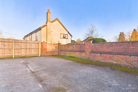 2 bedroom Terraced House for sale in Forge Crescent, Ulceby, North Lincolnshire, DN39