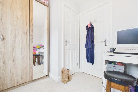 2 bedroom End of terrace house for sale in Mill View, Barton-upon-Humber, North Lincolnshire, DN18