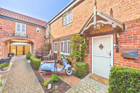 2 bedroom Terraced House for sale in Pasture Road, Barton-upon-Humber, North Lincolnshire, DN18