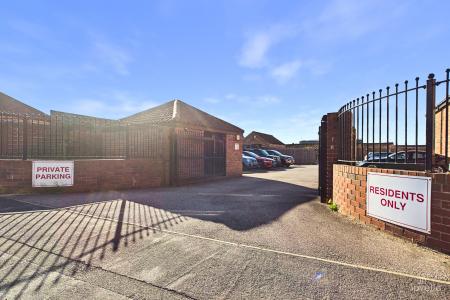 2 bedroom Terraced House for sale in Pasture Road, Barton-upon-Humber, North Lincolnshire, DN18