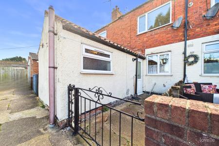 2 bedroom Terraced House for sale in Pasture Road, Barton-upon-Humber, North Lincolnshire, DN18